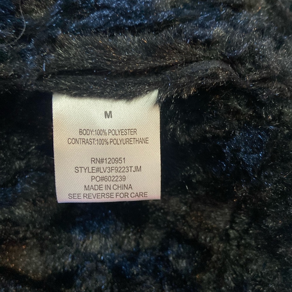Women's Black Faux Fur Collar Vest - Picture 8 of 9